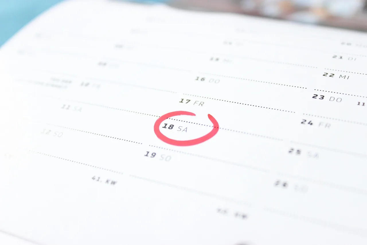 meeting, calendar, saturday, weekend, days, date, months, deadlines, span, period of time, period, calendar, calendar, calendar, calendar, calendar. Social media holidays: six origins and a five-minute check