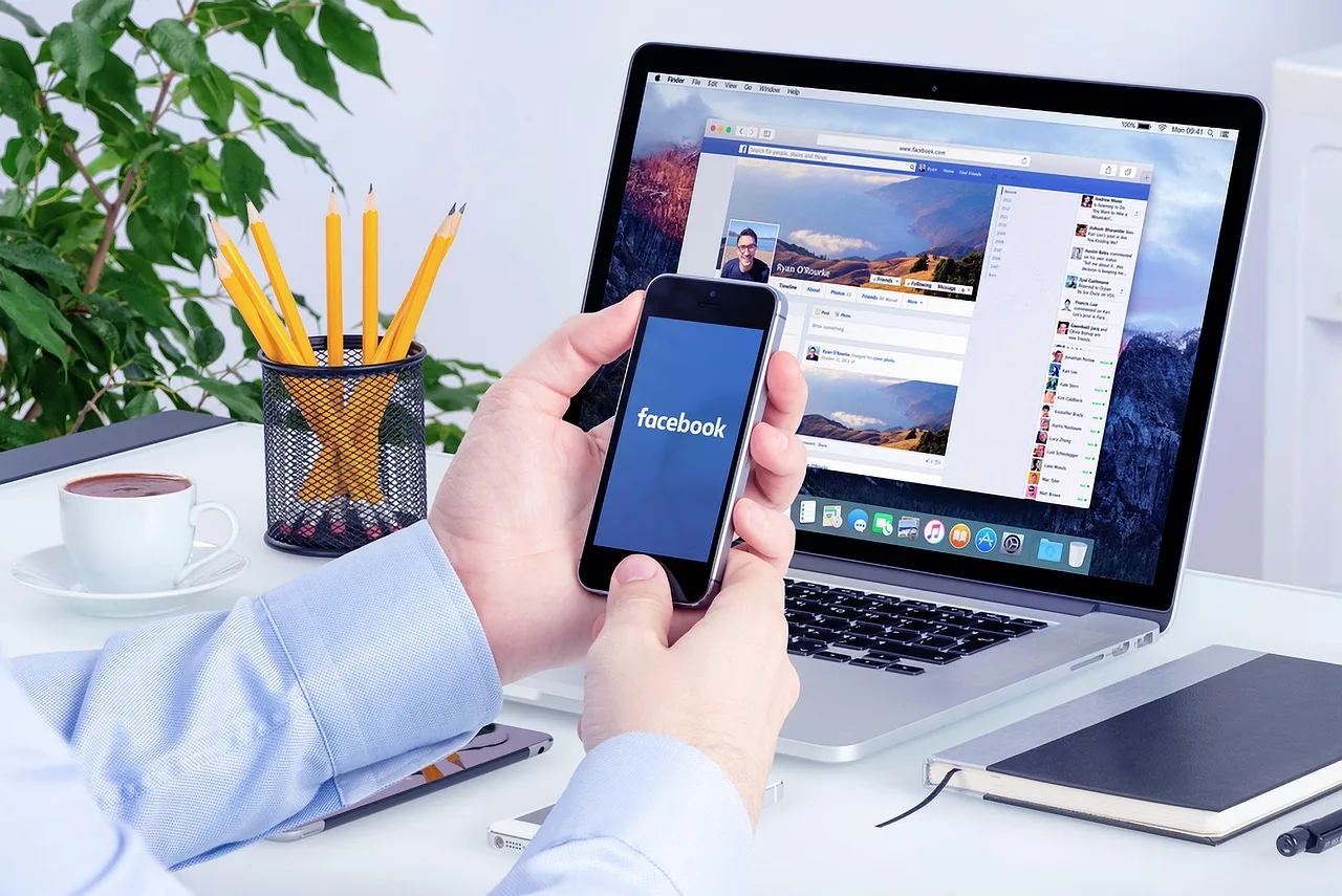 facebook, social media, social media marketing, smartphone, laptop, workspace, office break, office hour, desk, facebook marketing, facebook ads, facebook ads, facebook ads, facebook ads, facebook ads, facebook ads. How to tell whether sharing or recommendation carried a viral spike